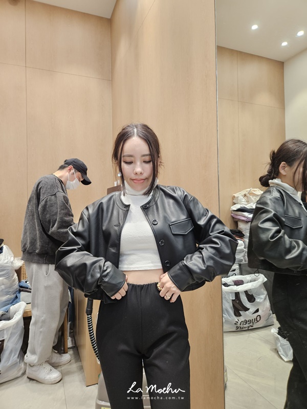 (限量商品)假口袋圓領皮革外套